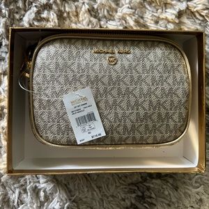 Michael Kors large Jet Set wristlet